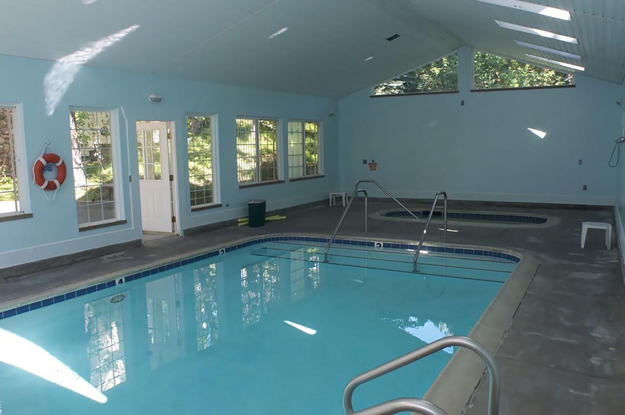 Giant Oaks Lodge Running Springs Eksteriør billede